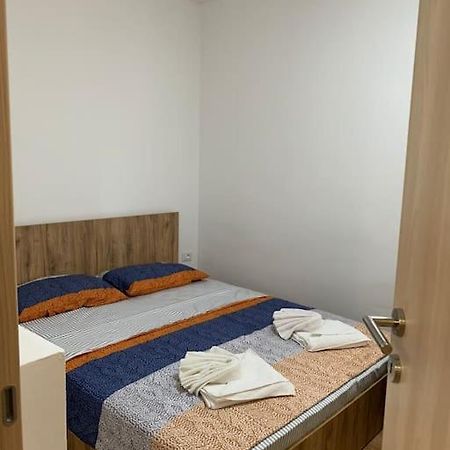 Central City Apartment Skopje Buitenkant foto