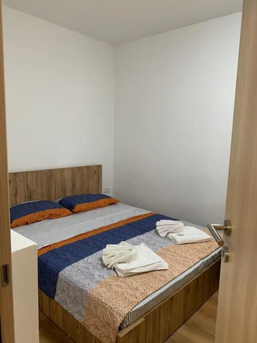 Central City Apartment Skopje Buitenkant foto